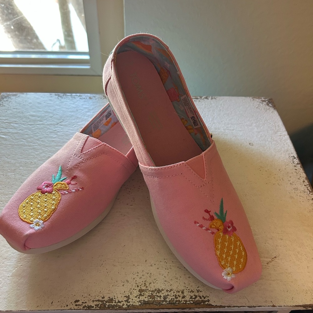 Toms Pink and Yellow Flats with Playful Design